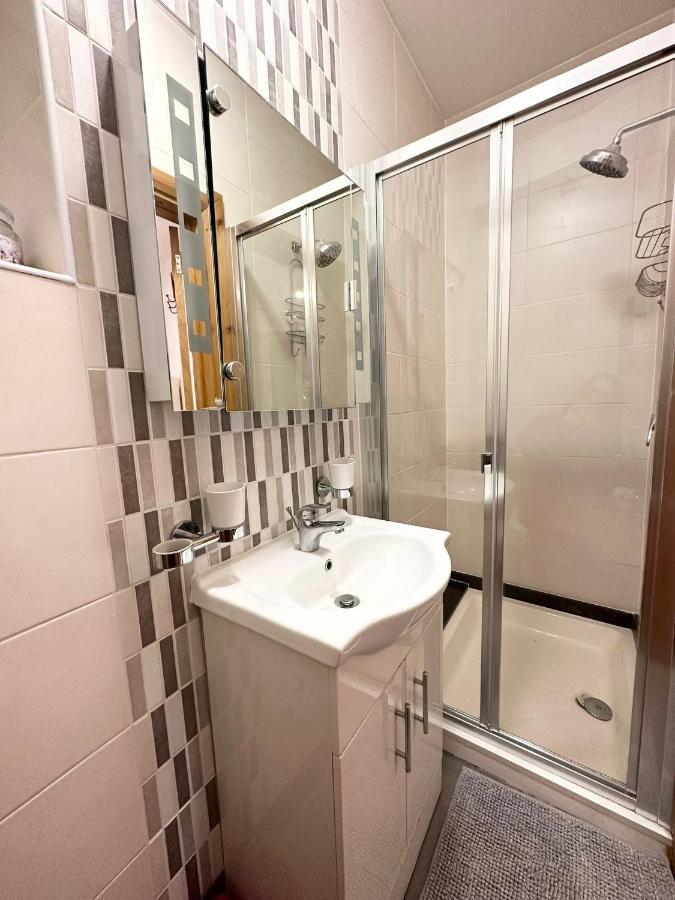 Retreat To A Stylish Ensuite In London Bagian luar foto
